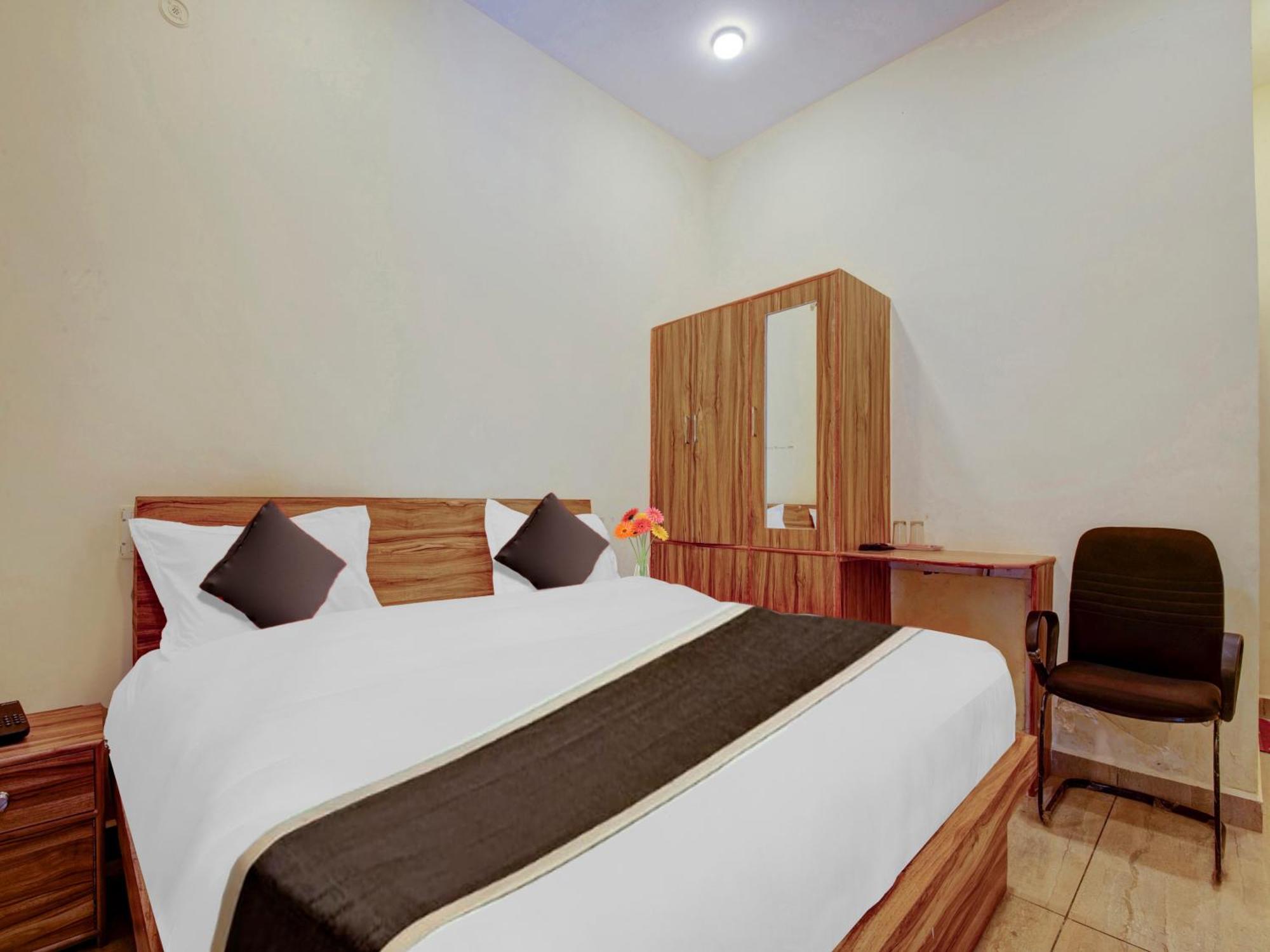 Hotel Kailasha Uttarkāshi Buitenkant foto