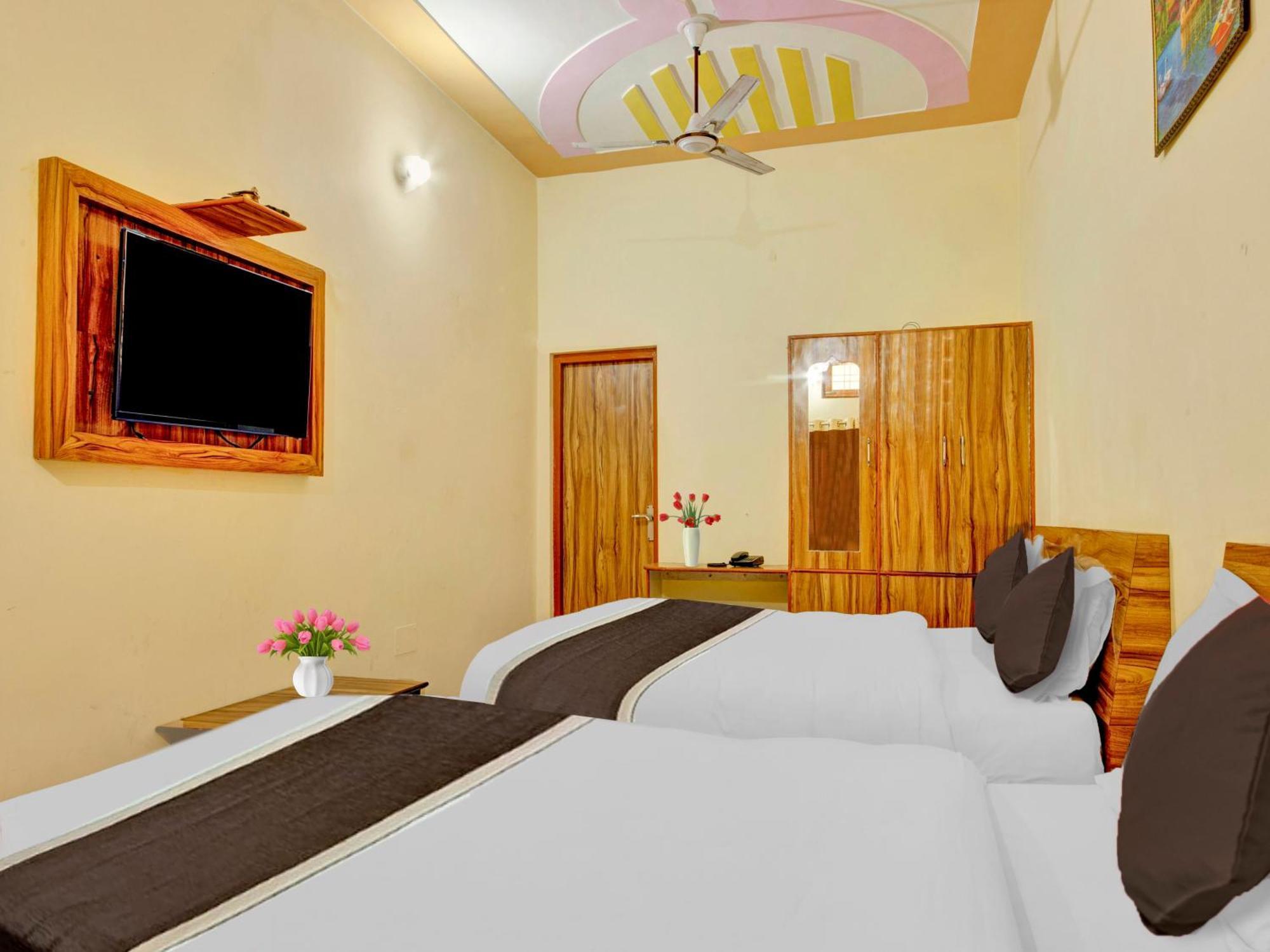 Hotel Kailasha Uttarkāshi Buitenkant foto