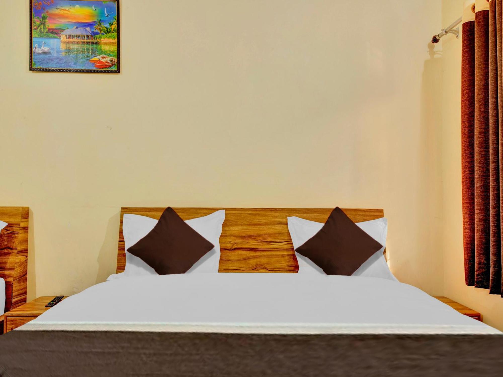 Hotel Kailasha Uttarkāshi Buitenkant foto
