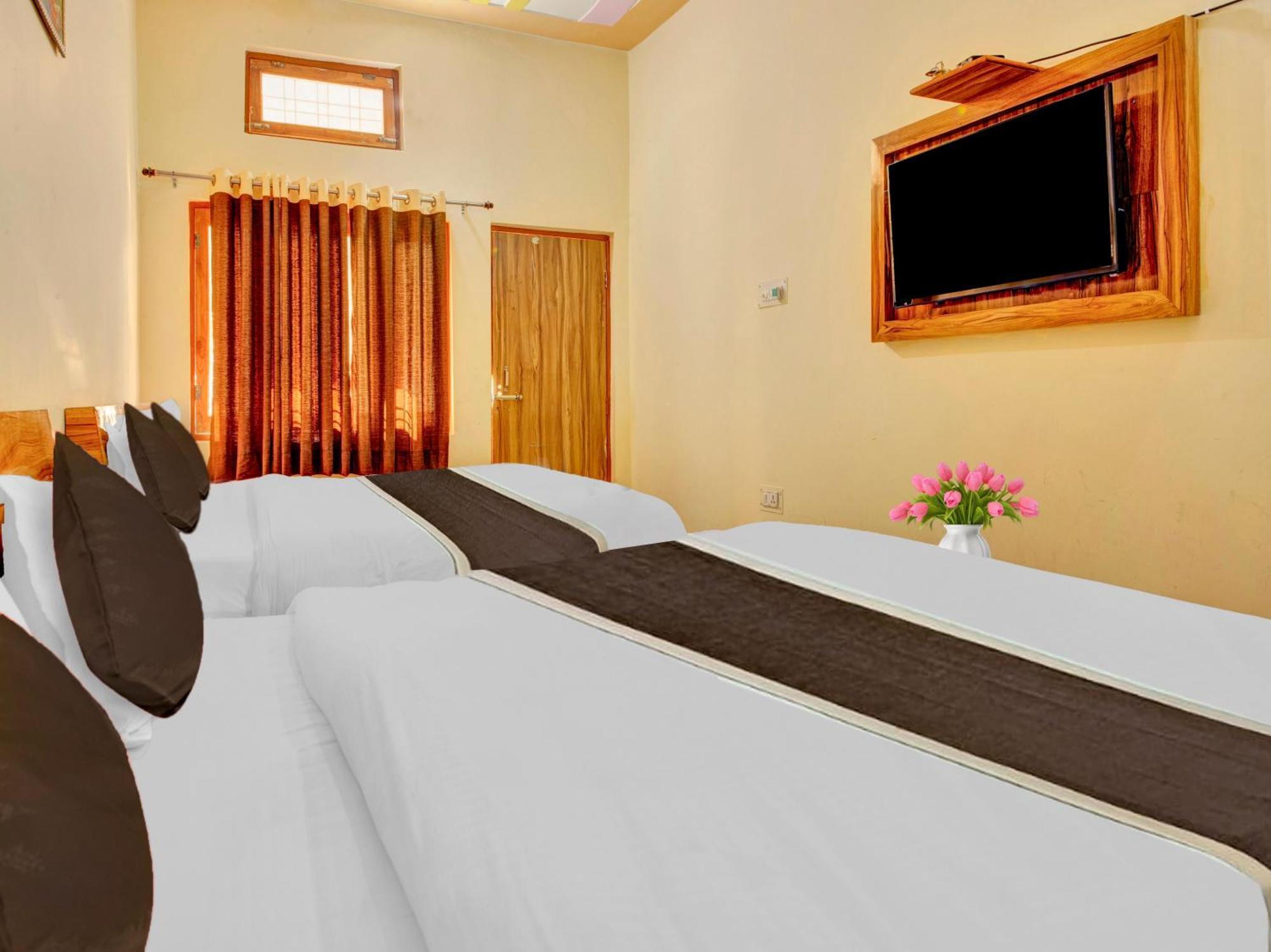 Hotel Kailasha Uttarkāshi Buitenkant foto