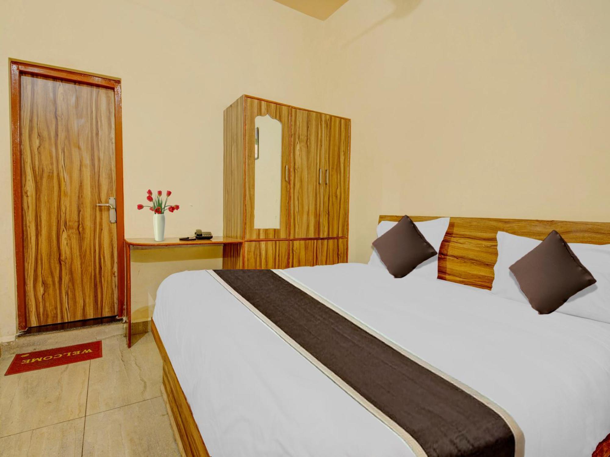 Hotel Kailasha Uttarkāshi Buitenkant foto