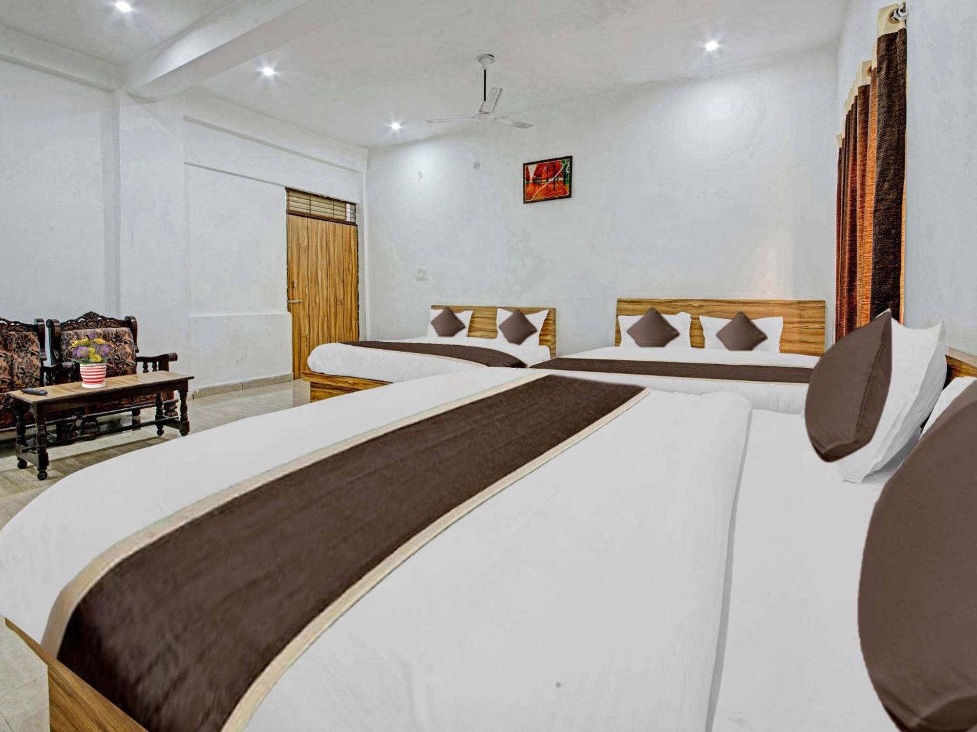 Hotel Kailasha Uttarkāshi Buitenkant foto
