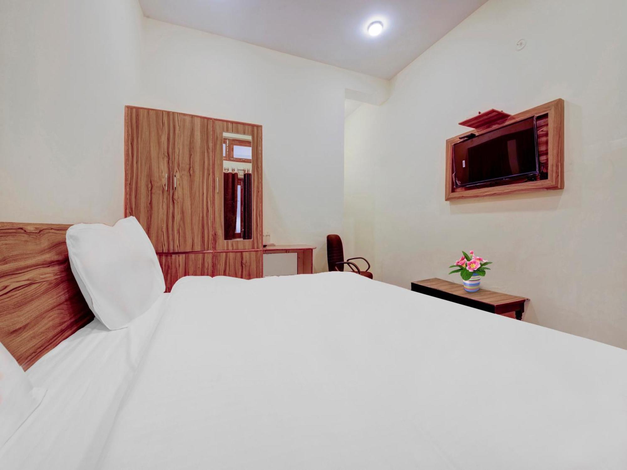 Hotel Kailasha Uttarkāshi Buitenkant foto