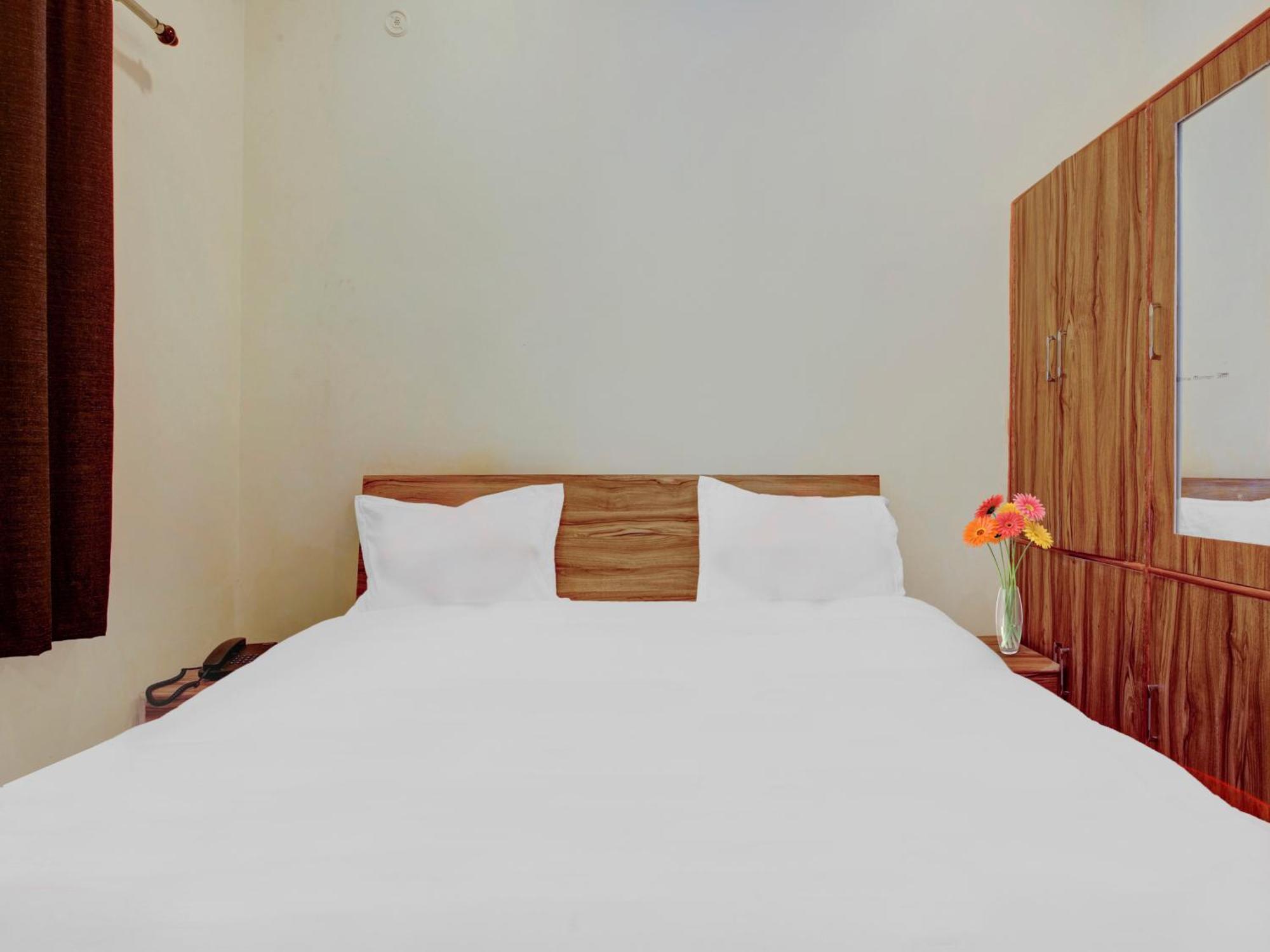 Hotel Kailasha Uttarkāshi Buitenkant foto
