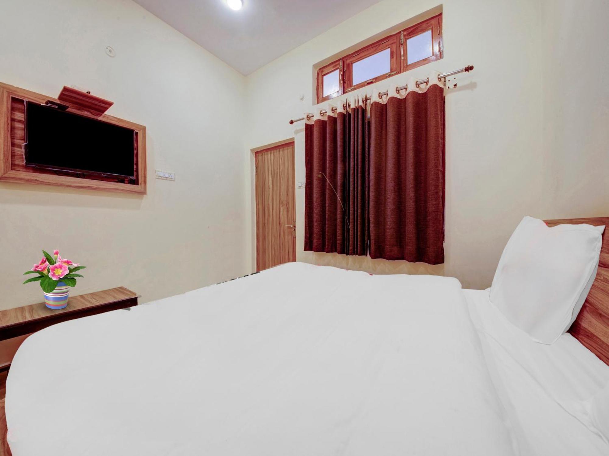 Hotel Kailasha Uttarkāshi Buitenkant foto