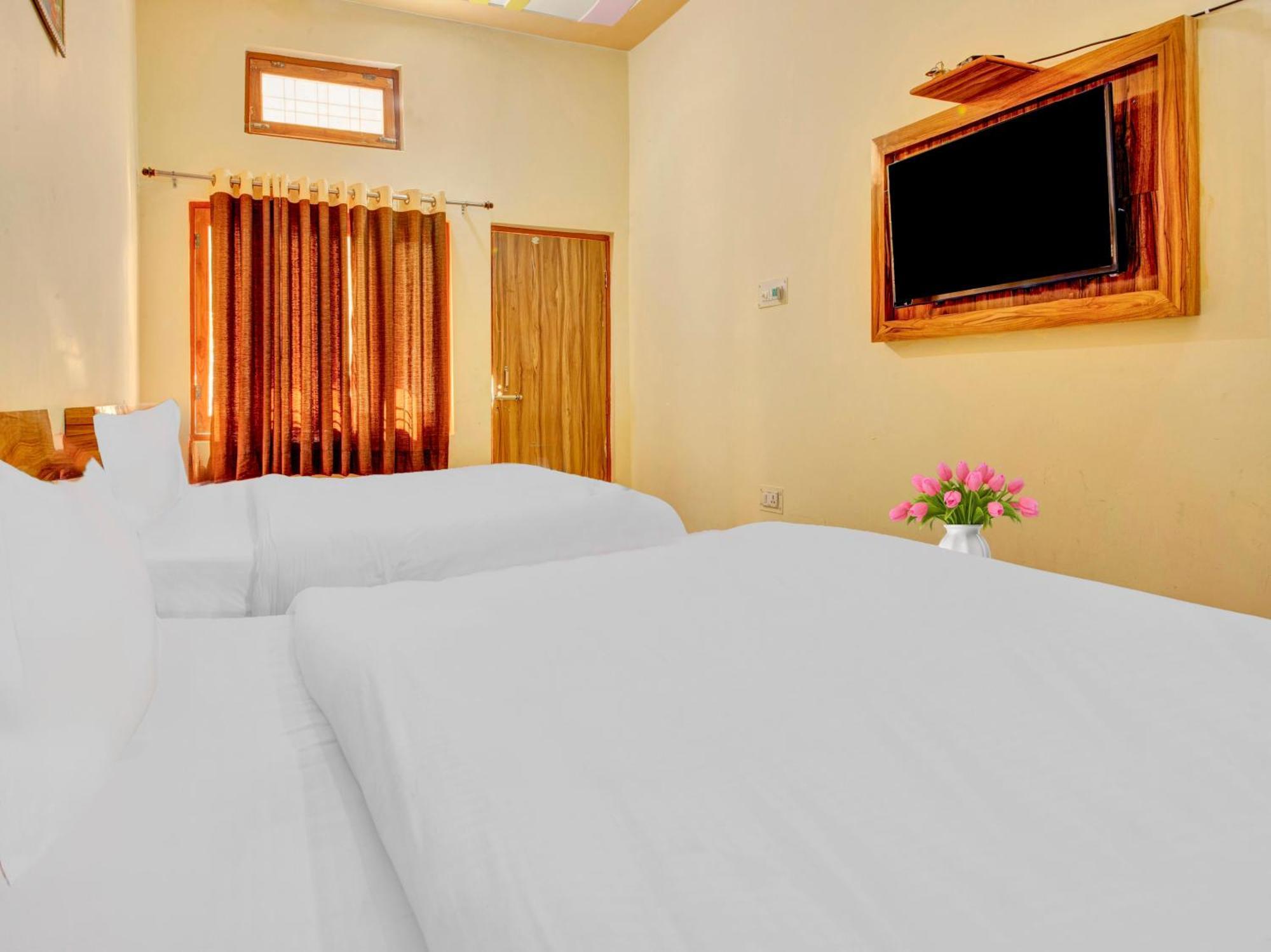 Hotel Kailasha Uttarkāshi Buitenkant foto