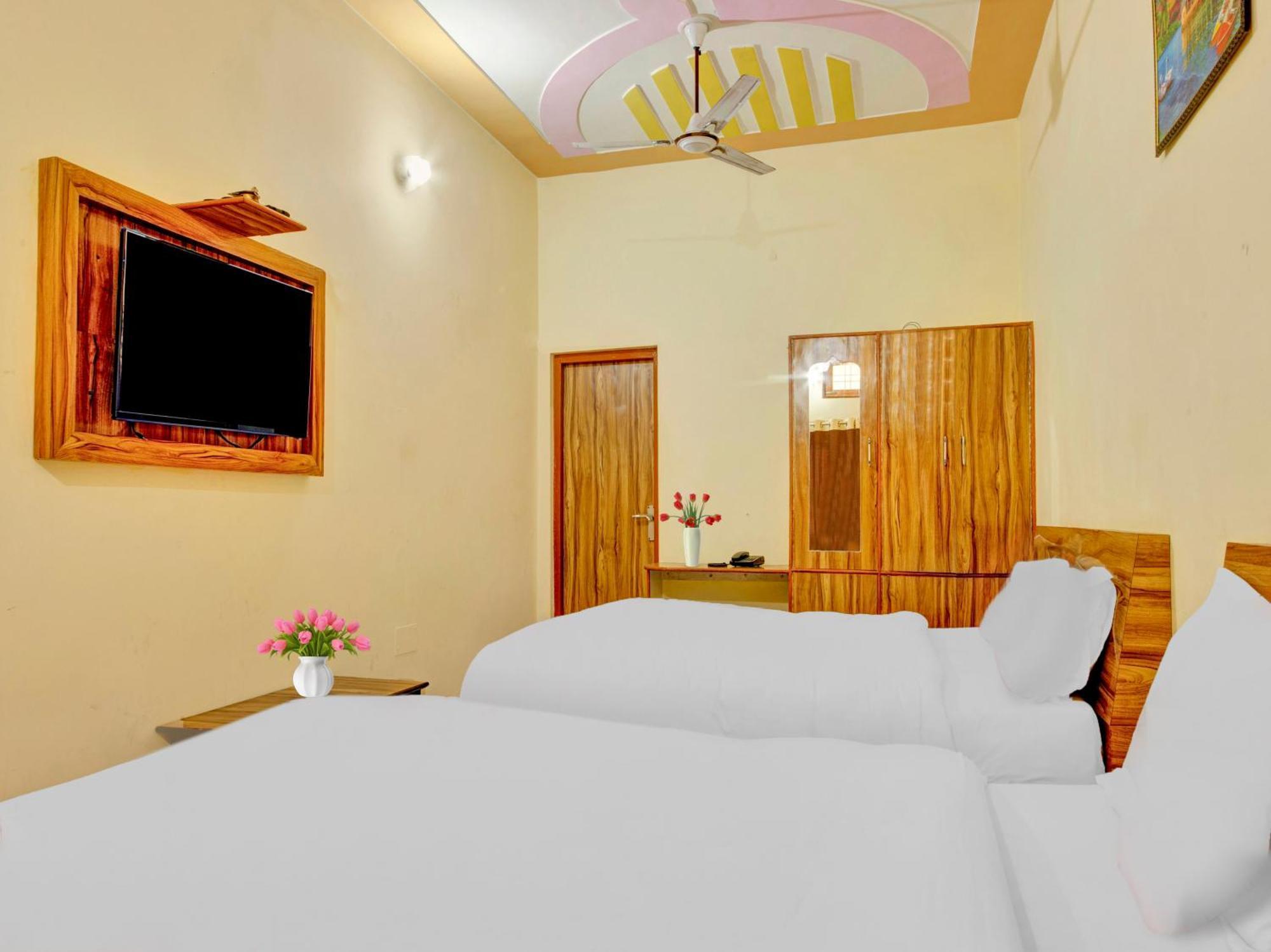 Hotel Kailasha Uttarkāshi Buitenkant foto