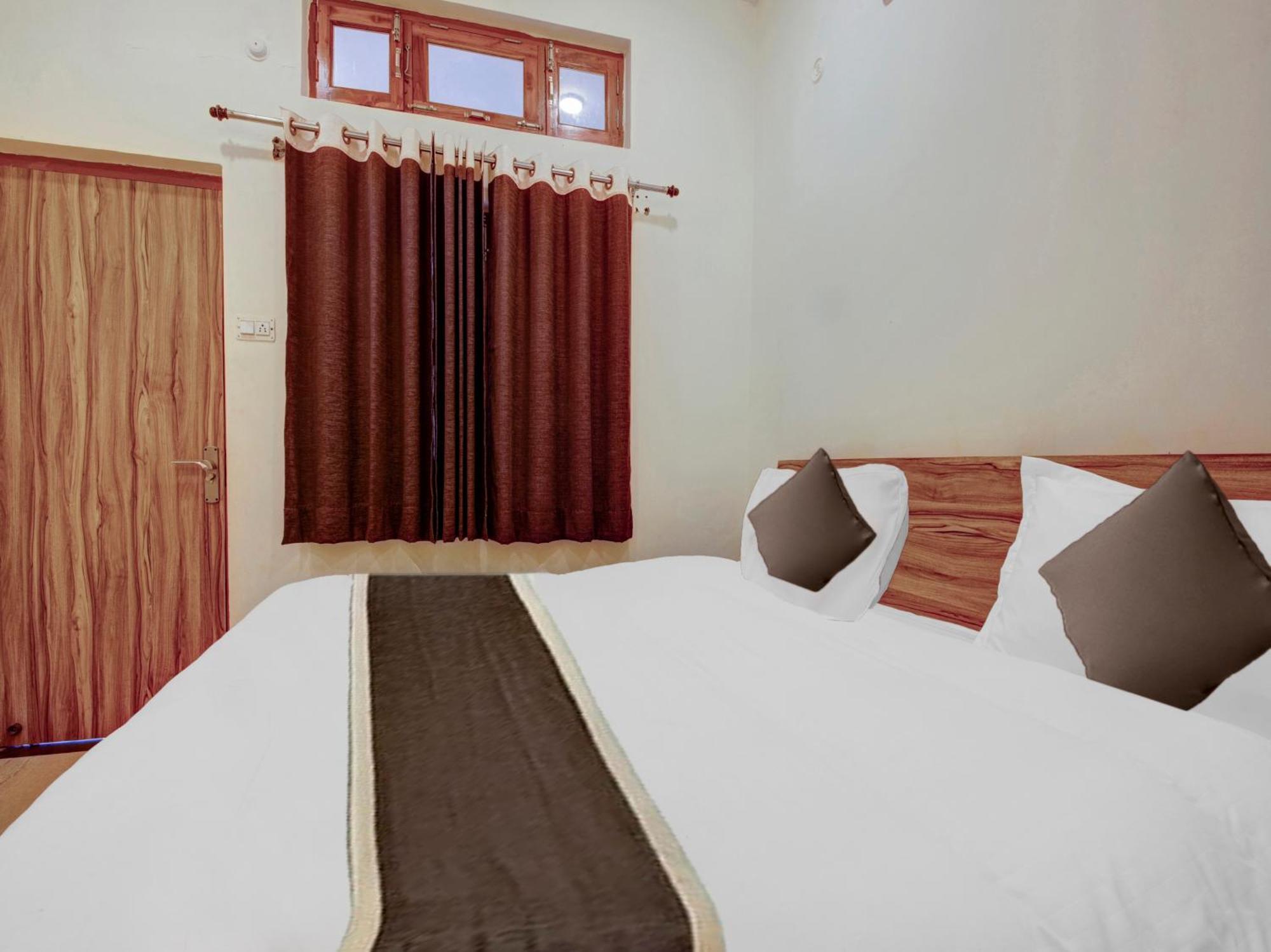 Hotel Kailasha Uttarkāshi Buitenkant foto