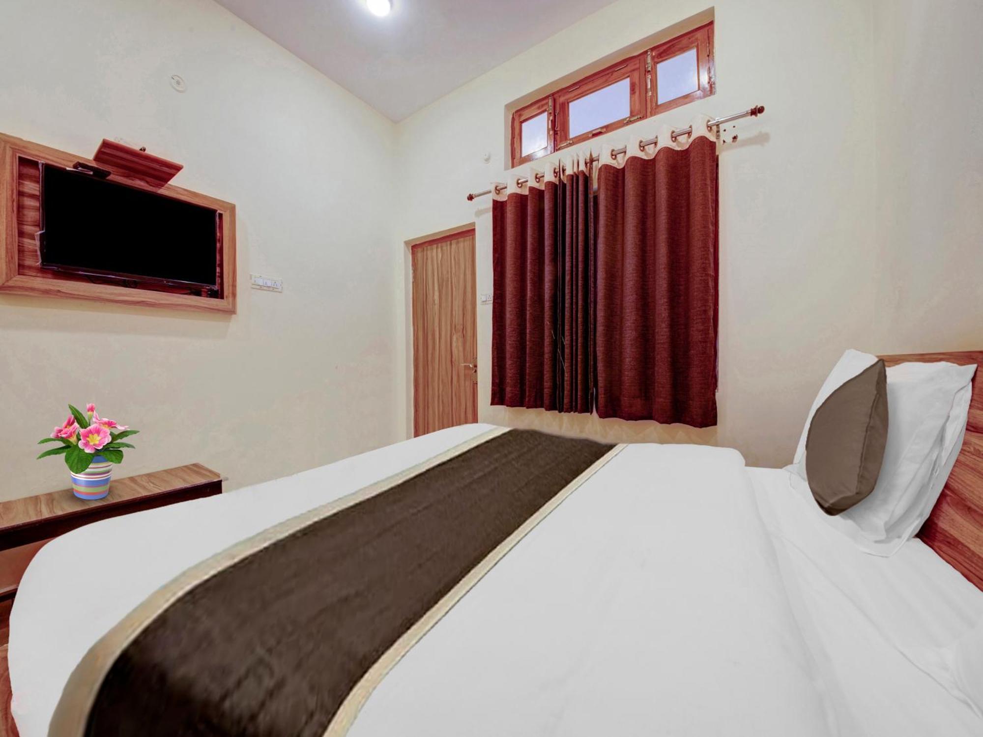Hotel Kailasha Uttarkāshi Buitenkant foto